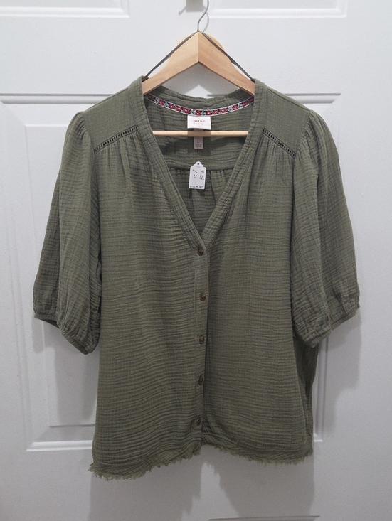 Knox Rose Tops - Knox Rose Olive Green Button-Front V-Neck Blouse L